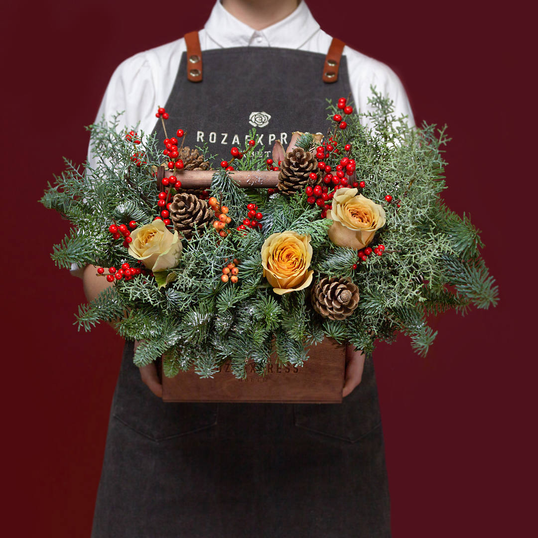 заказать букет Композиция с кипарисом и розой Голден мустард