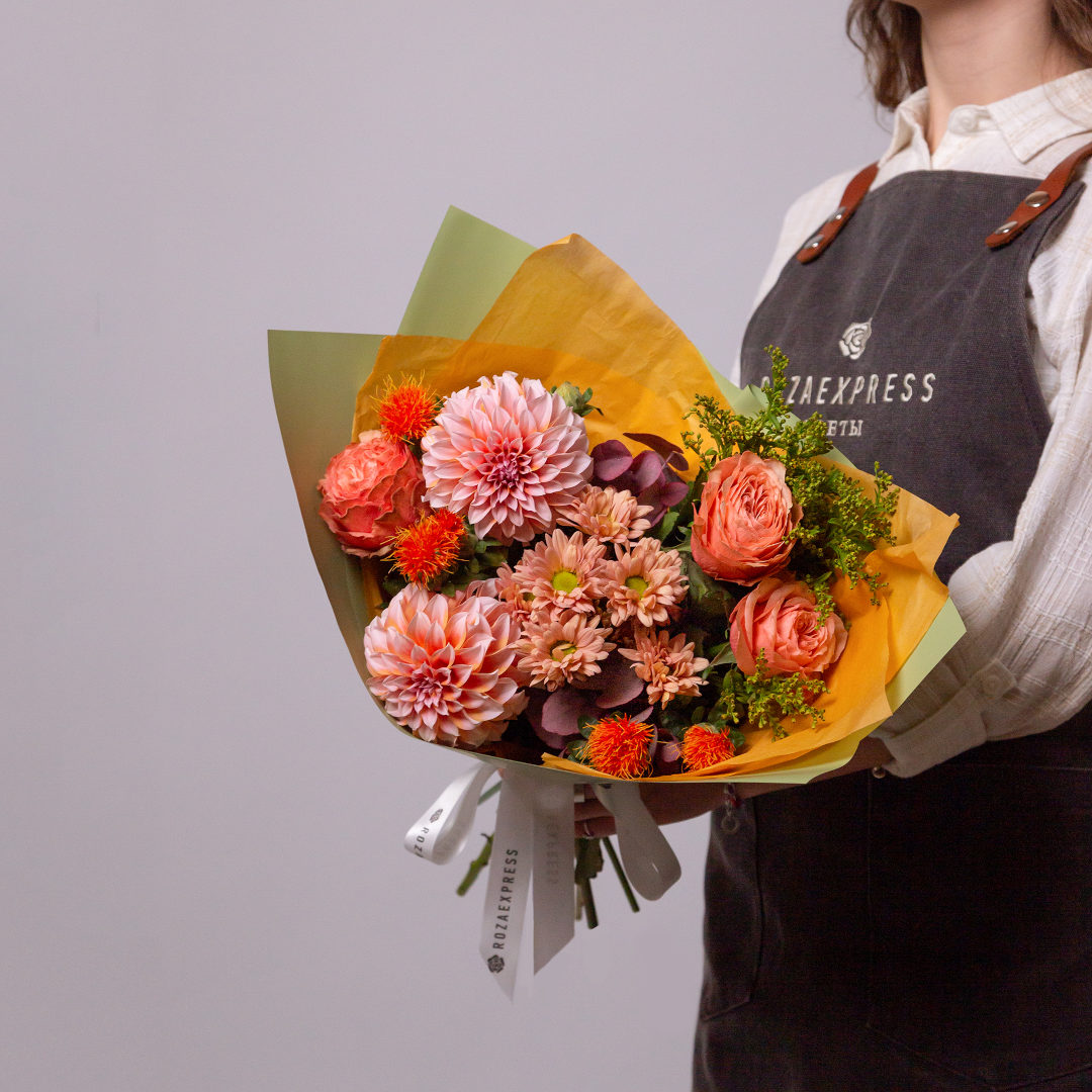 заказать букет Розы Кахала и георгины