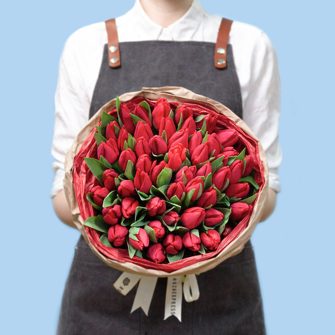 заказать букет 51 красный тюльпан