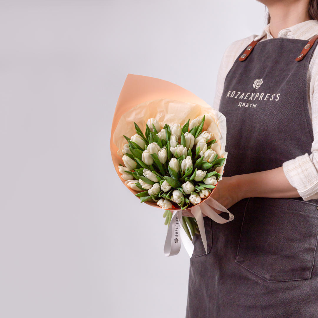 заказать букет 31 белый тюльпан