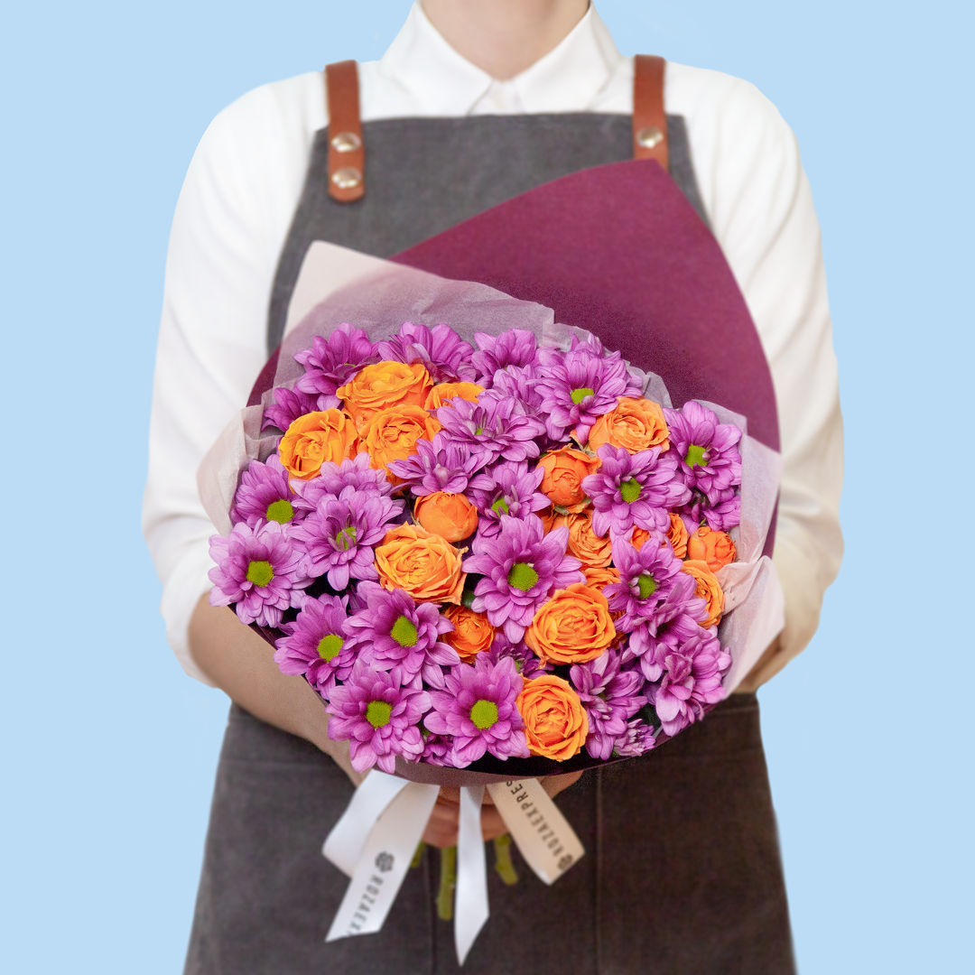 заказать букет Кустовая хризантема и Оранжевая роза