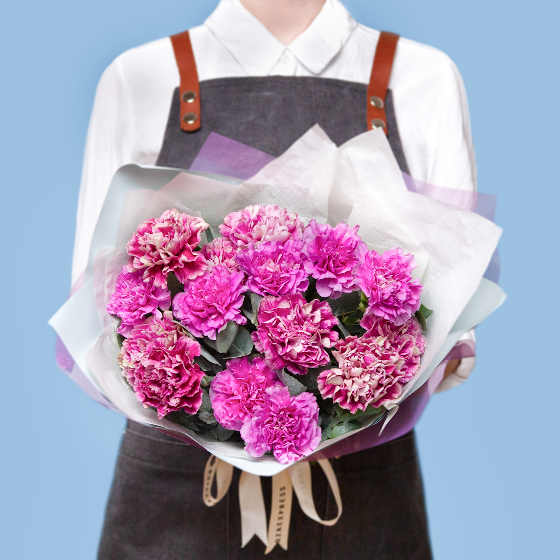 заказать букет Гвоздика фуксия