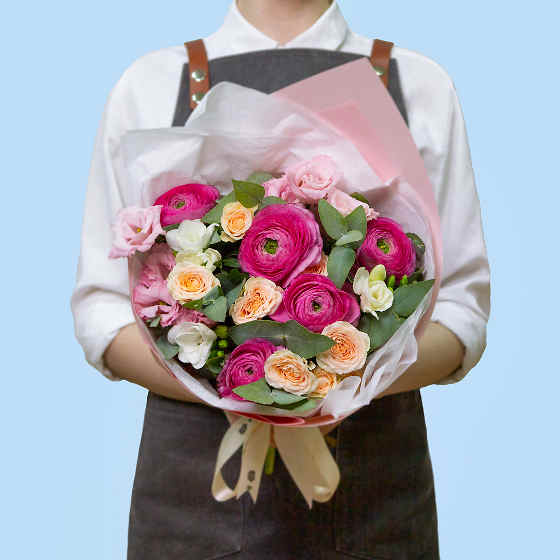 заказать букет Ранункулюсы и фрезии