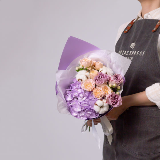 заказать букет Розы Мемори лэйн и хлопок