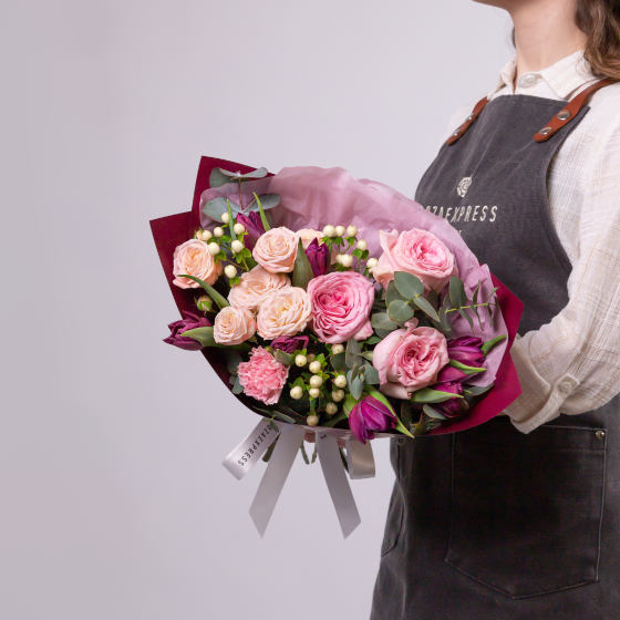 заказать букет Тюльпаны и розы Пинк Охара