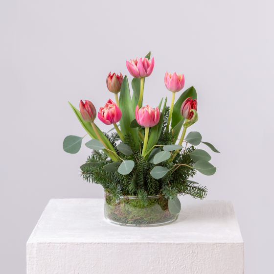 заказать букет Композиция с тюльпанами