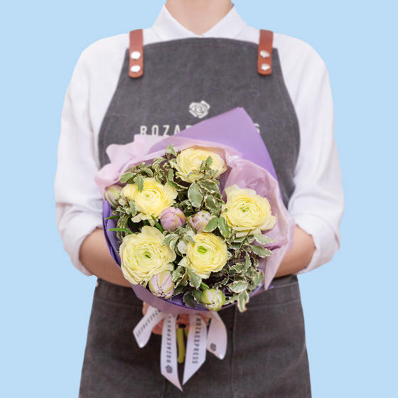 заказать букет Ранункулюсы и тюльпаны