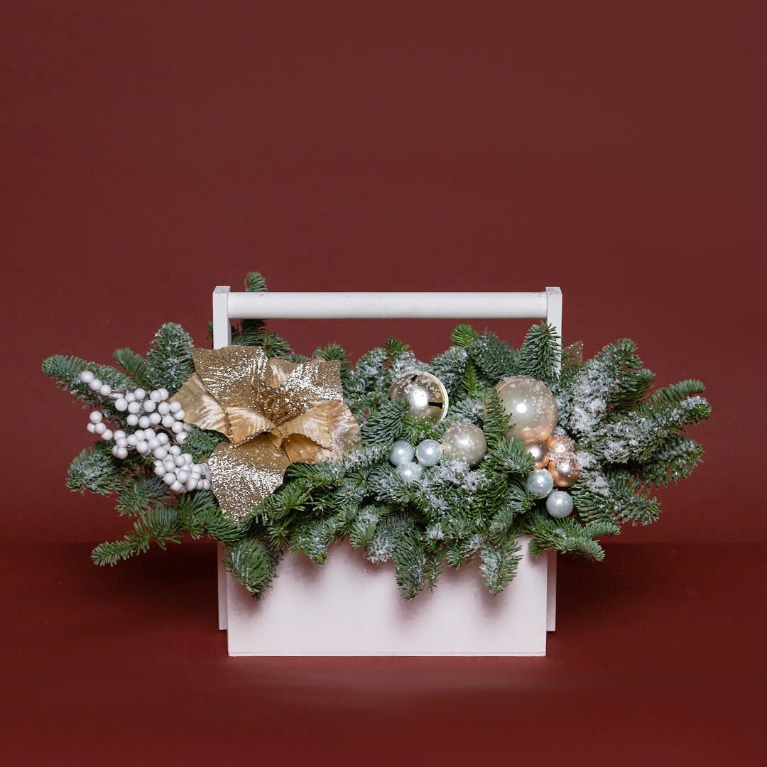 заказать букет Ящик с бежевой пуансетией