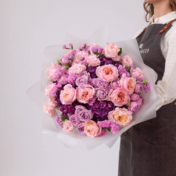 заказать букет Розы Кейра и пурпурная гортензия