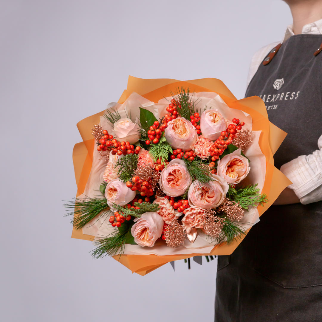 заказать букет Розы Джульетта и гвоздика Лиззи