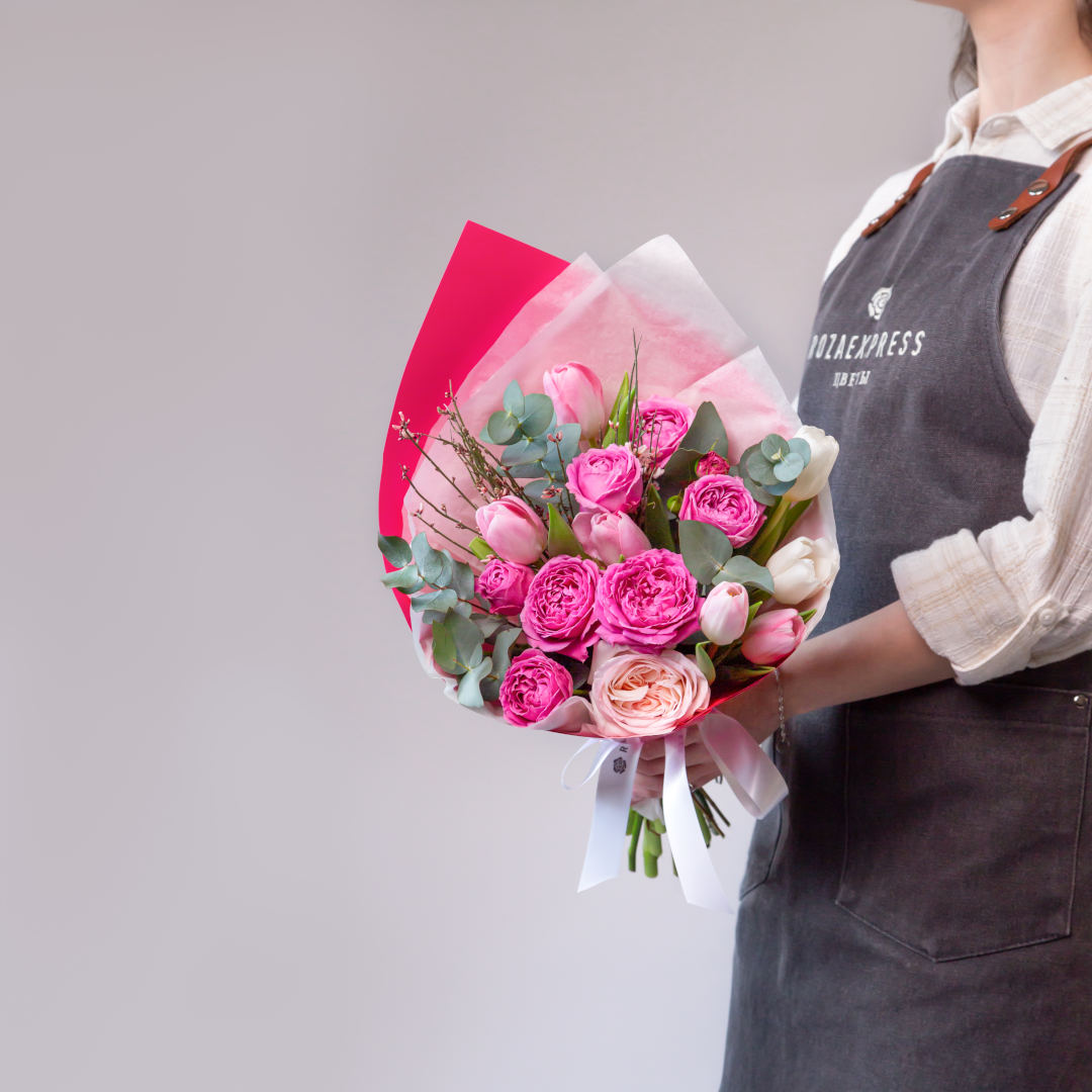 заказать букет Кустовая роза Мисти Баблз и тюльпаны