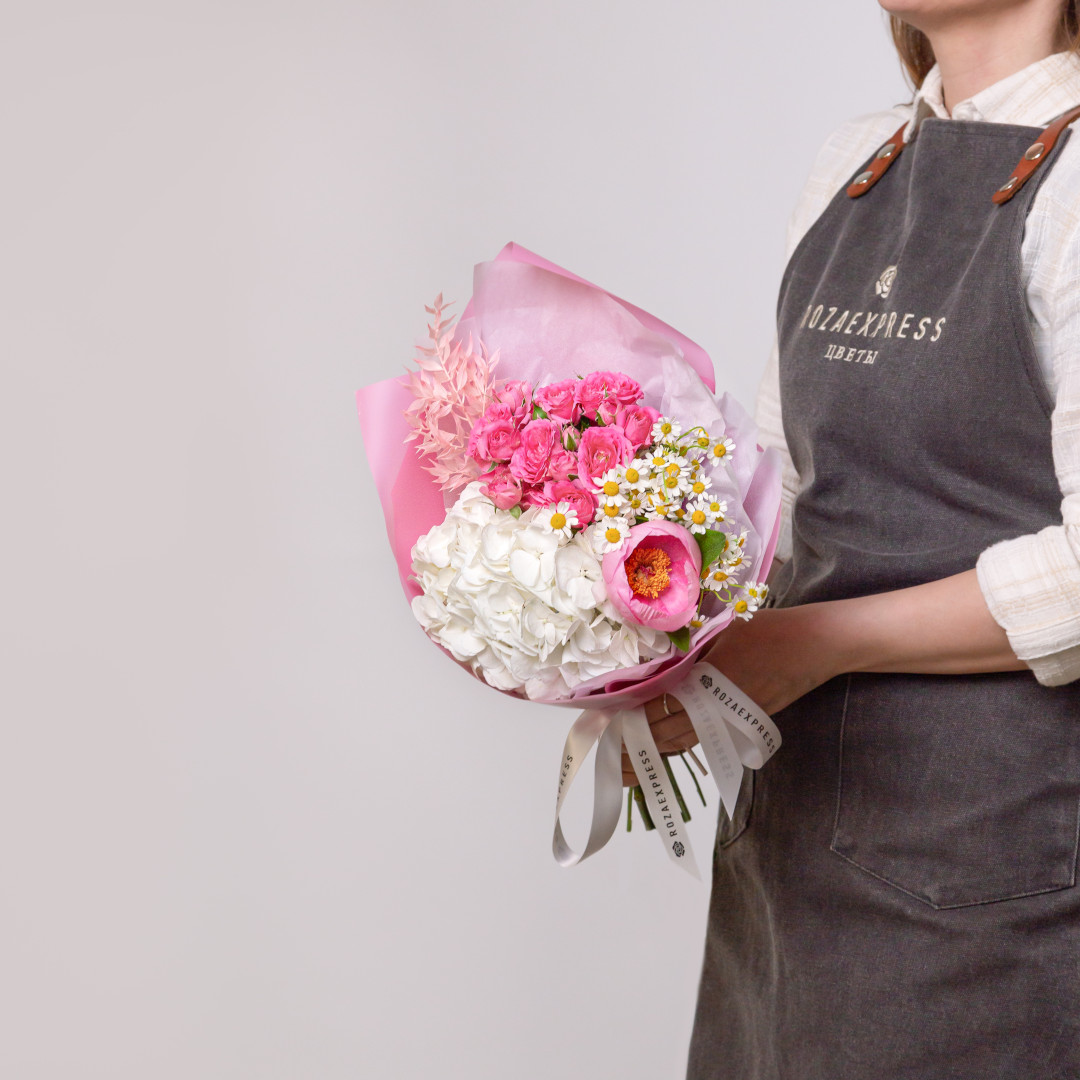 заказать букет Пион Сальмон и кустовая роза