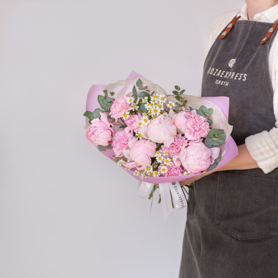 заказать букет Розовые пионы и диантусы
