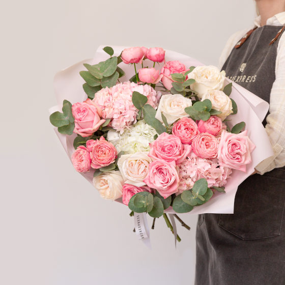 заказать букет Розы Сильва Пинк и розы Пинк Охара