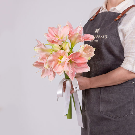 заказать букет Розовые амариллисы