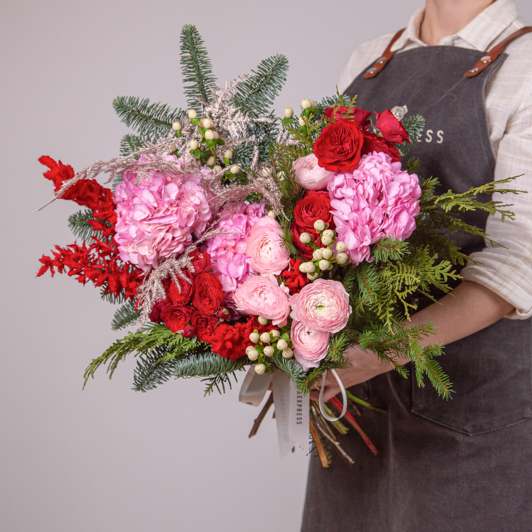 заказать букет Ранункулюсы и гортензии