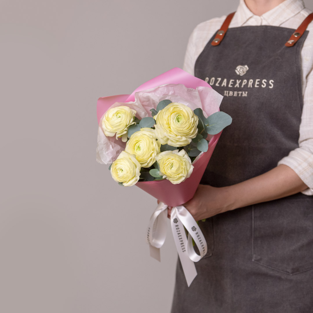 заказать букет Кремовые ранункулюсы и эвкалипт