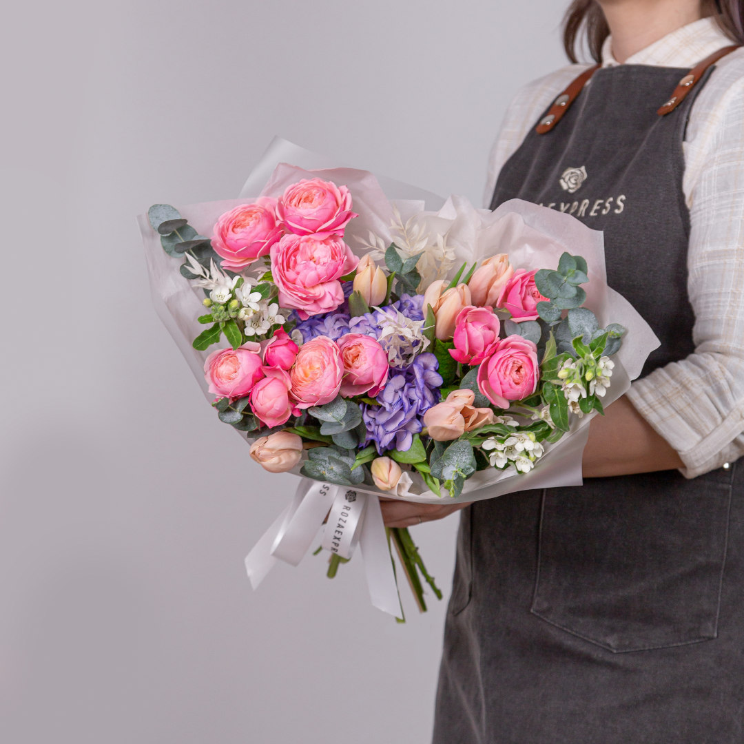 заказать букет Розы Сильва Пинк и тюльпаны