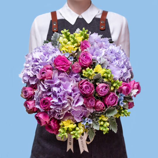 заказать букет Лиловая гортензия и роза Лаванда Лейс