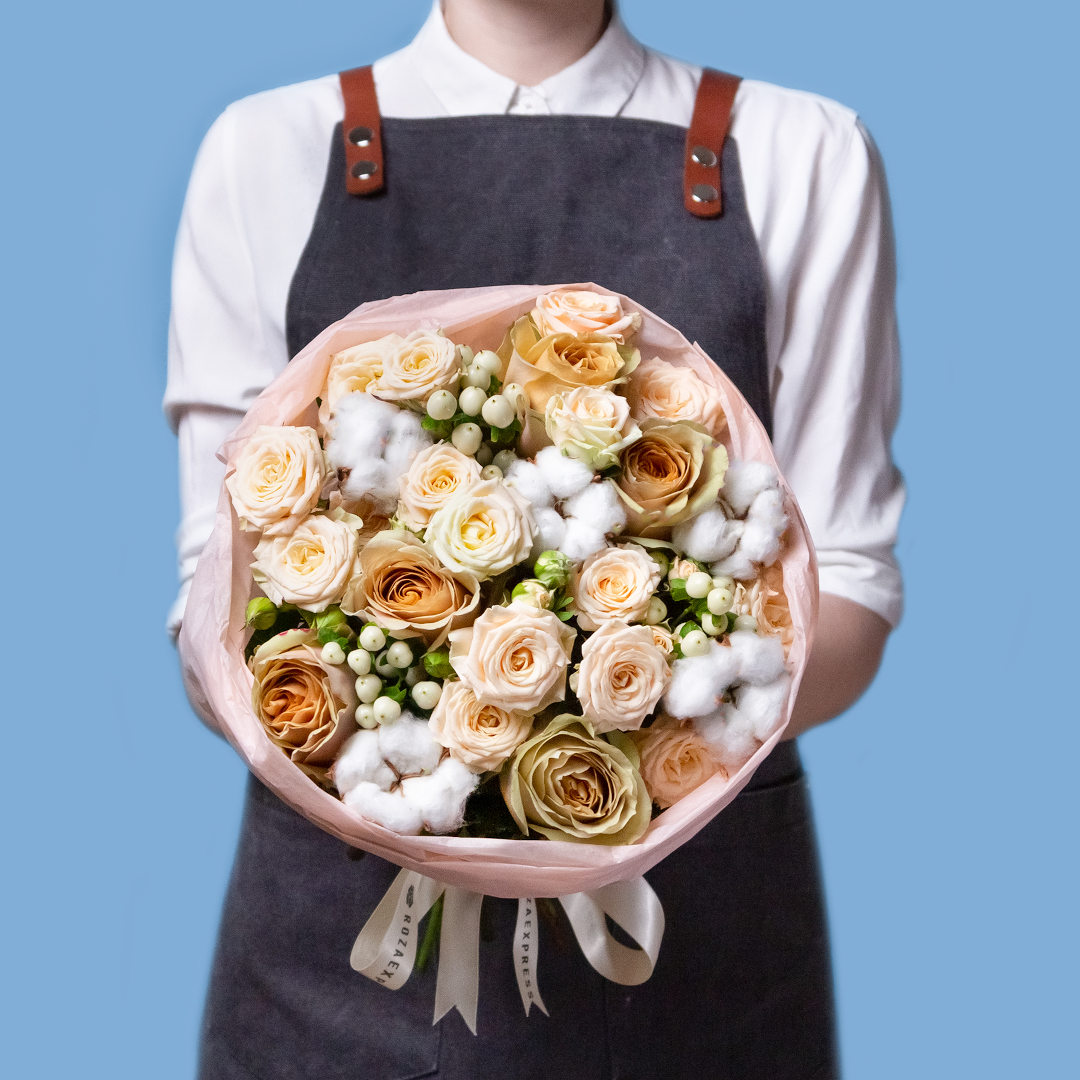 заказать букет Розы Голден Мустард и хлопок